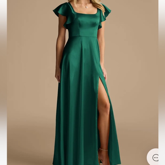 Azazie Dresses & Skirts - Azazie Bondi Emerald Metallic Satin Dress with Slit Size 6